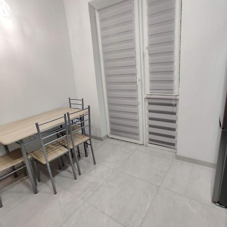 Oazis Apartments Tjernivtsi Eksteriør billede